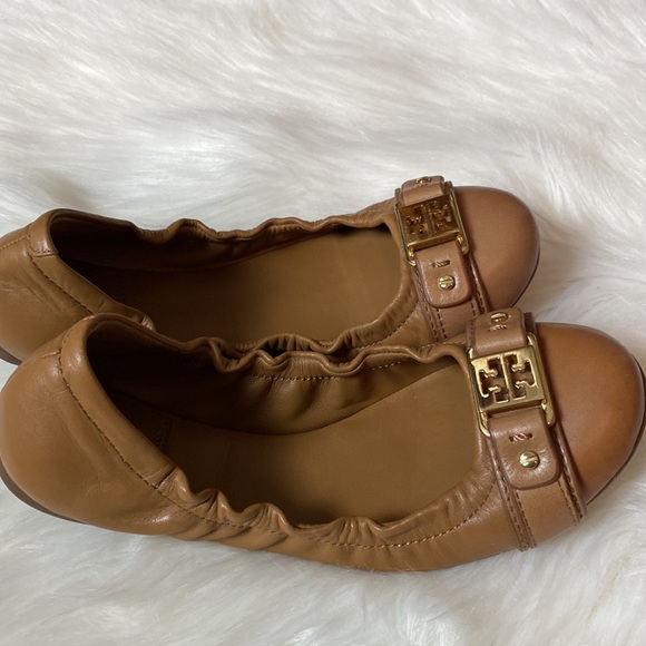 Tory Burch Shoes - Tory Burch Tan Ambrose Cap Toe Ballet Flats Size 6-1/2